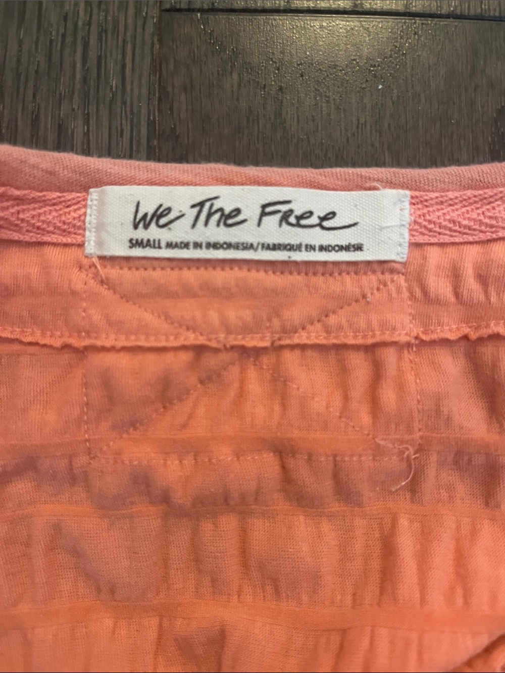 We The Free Peach Crinkle V-Neck Short Sleeve Top - Picture 5 of 7